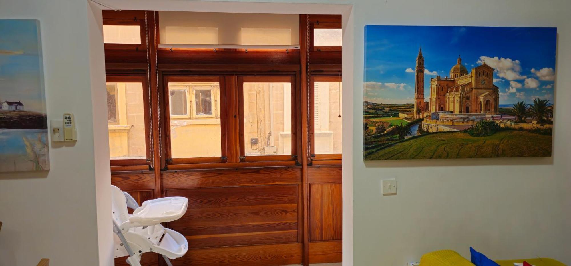 3 Floors Villa On Promenade 4 Bedrooms 3 Bathrooms Слима Екстериор снимка