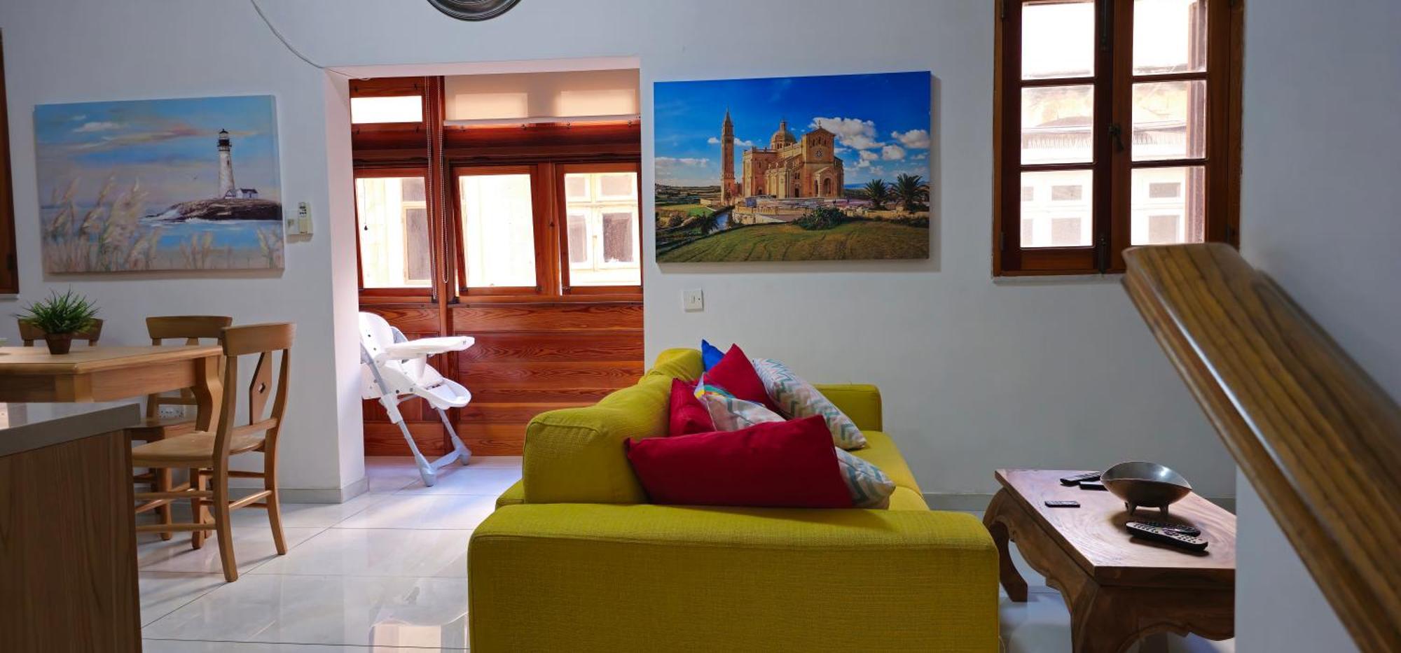 3 Floors Villa On Promenade 4 Bedrooms 3 Bathrooms Слима Екстериор снимка