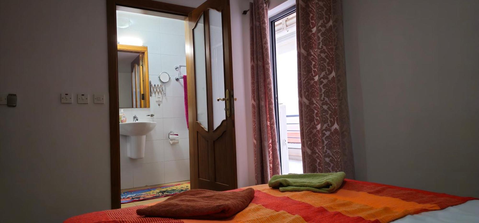 3 Floors Villa On Promenade 4 Bedrooms 3 Bathrooms Слима Екстериор снимка