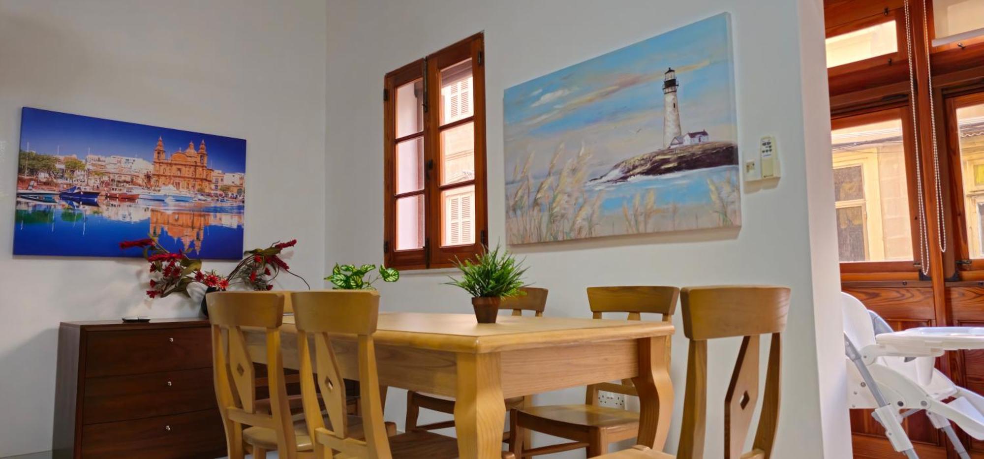 3 Floors Villa On Promenade 4 Bedrooms 3 Bathrooms Слима Екстериор снимка