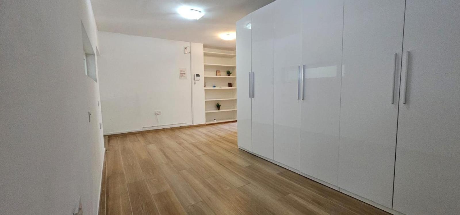 3 Floors Villa On Promenade 4 Bedrooms 3 Bathrooms Слима Екстериор снимка