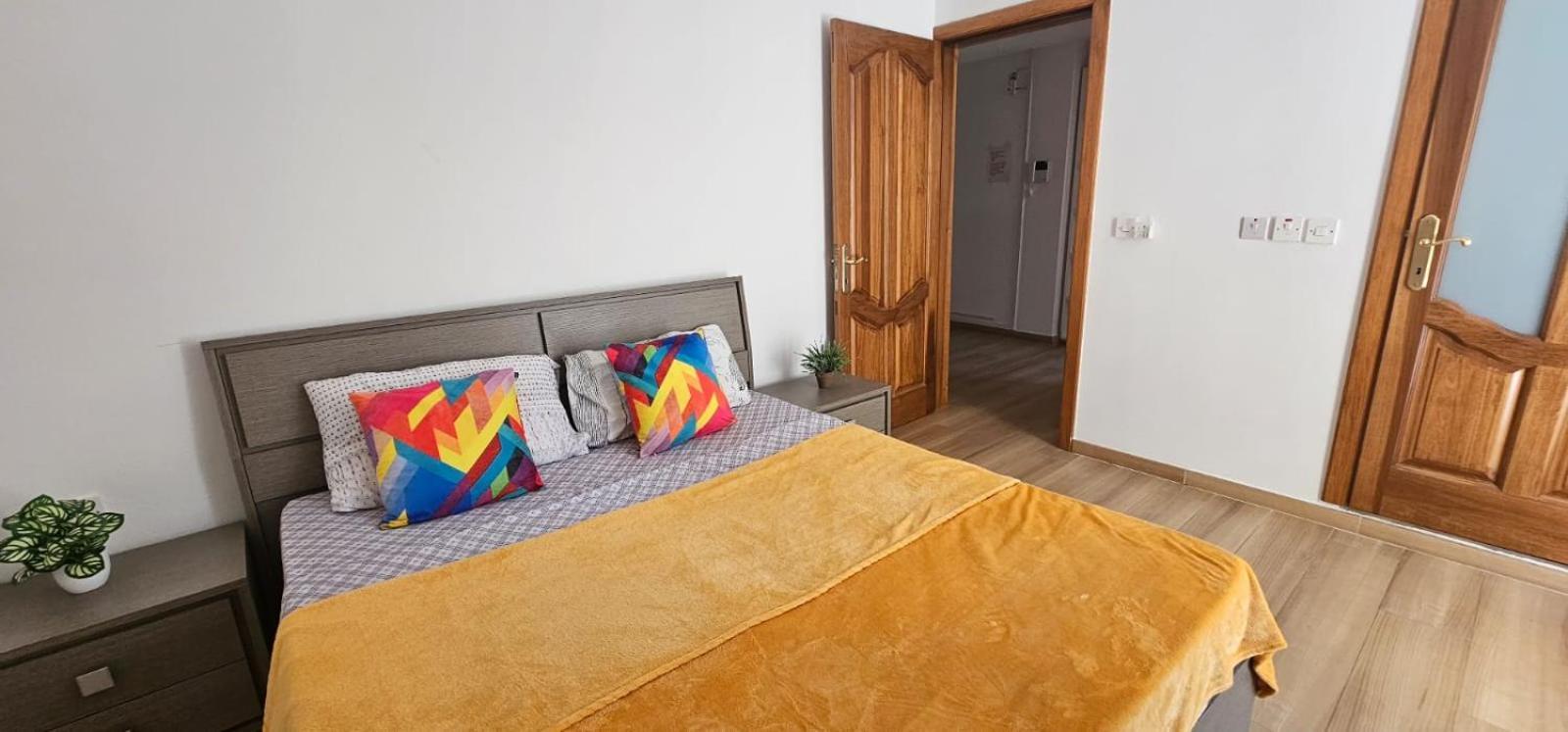 3 Floors Villa On Promenade 4 Bedrooms 3 Bathrooms Слима Екстериор снимка