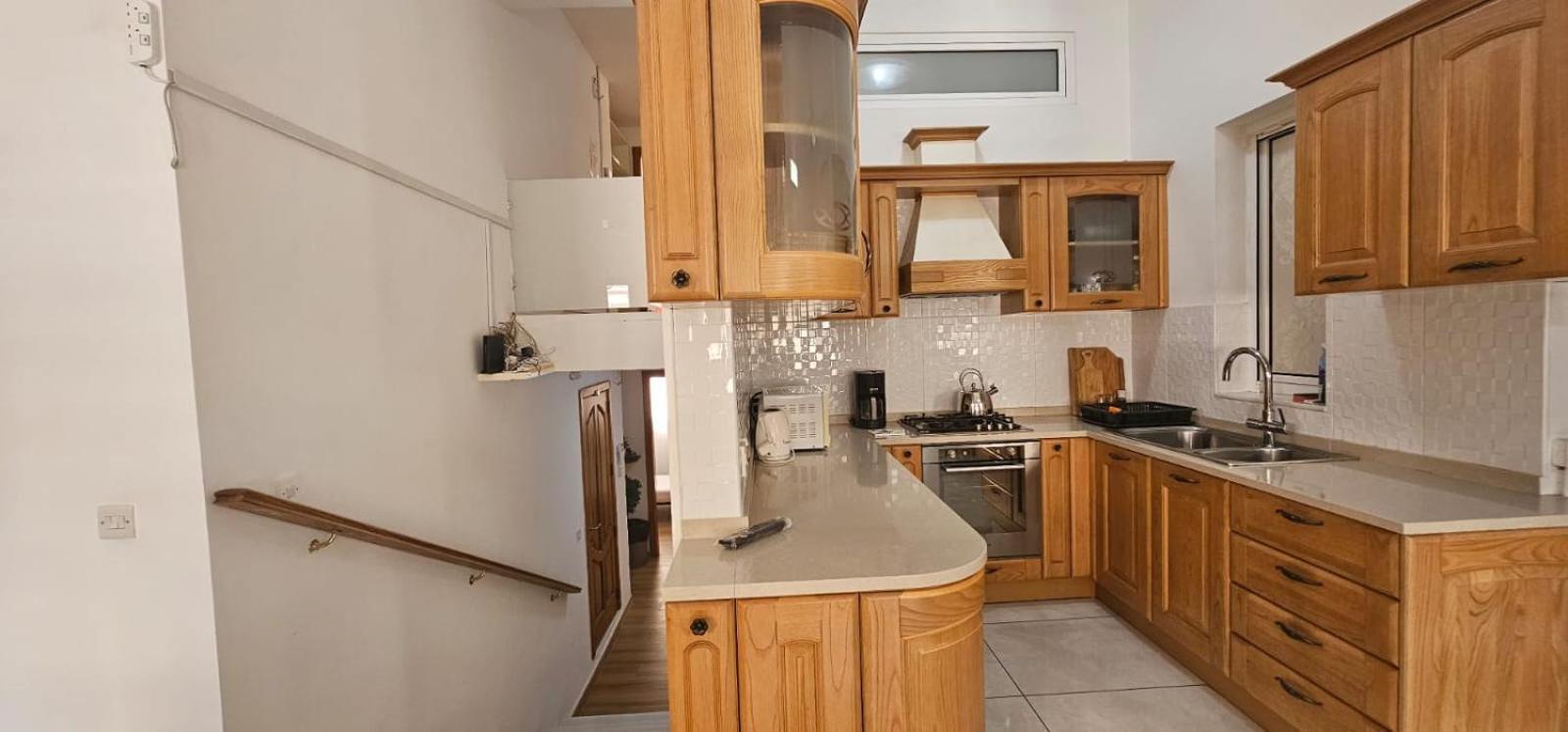 3 Floors Villa On Promenade 4 Bedrooms 3 Bathrooms Слима Екстериор снимка