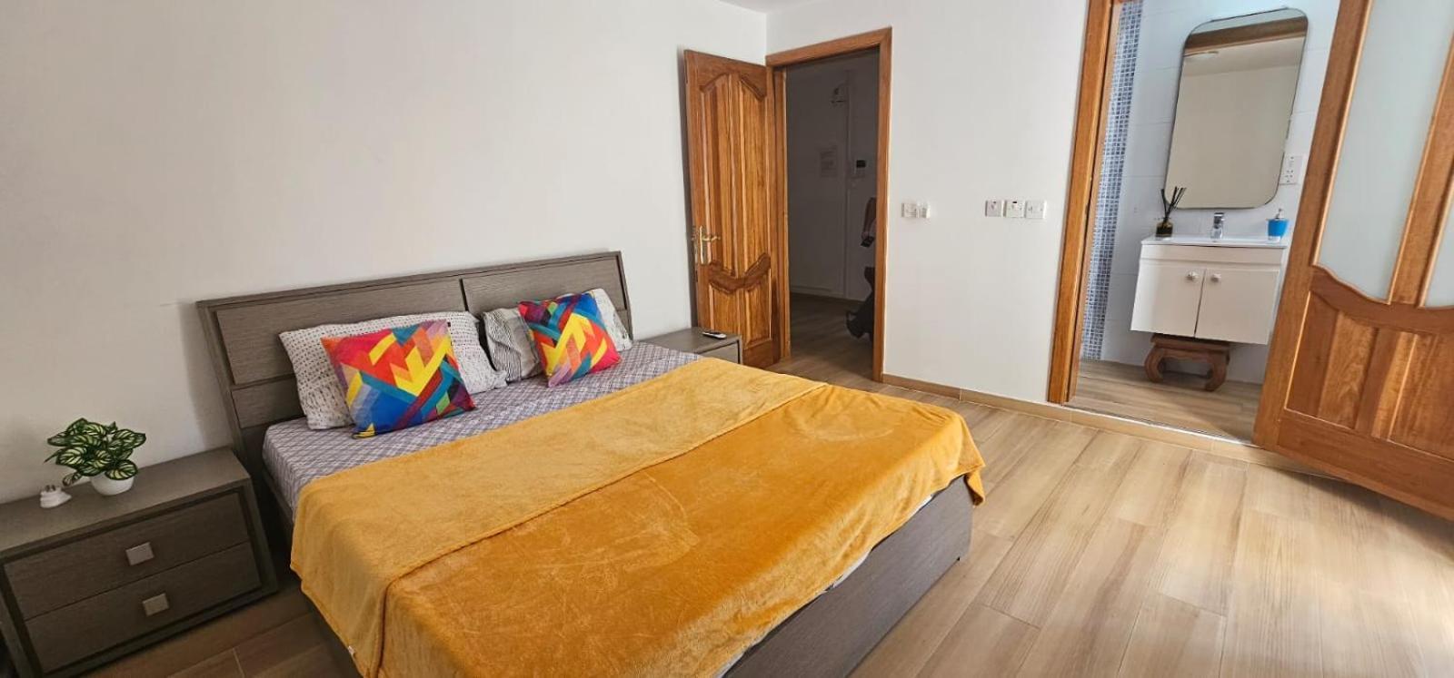 3 Floors Villa On Promenade 4 Bedrooms 3 Bathrooms Слима Екстериор снимка