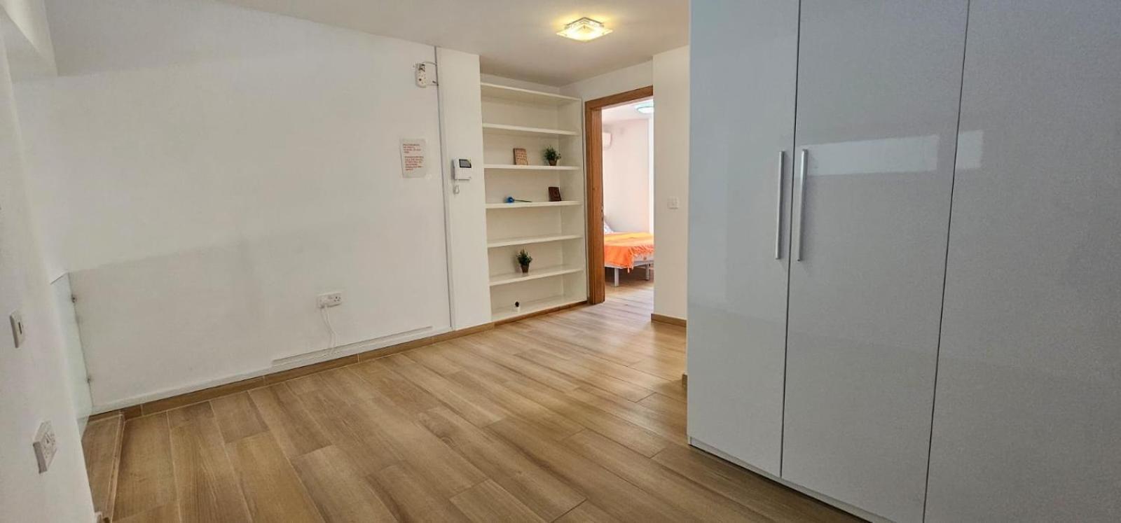 3 Floors Villa On Promenade 4 Bedrooms 3 Bathrooms Слима Екстериор снимка