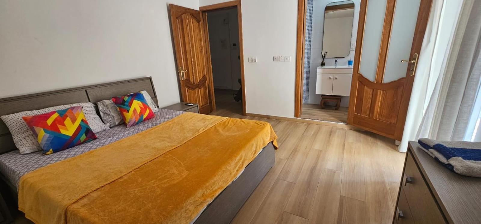 3 Floors Villa On Promenade 4 Bedrooms 3 Bathrooms Слима Екстериор снимка