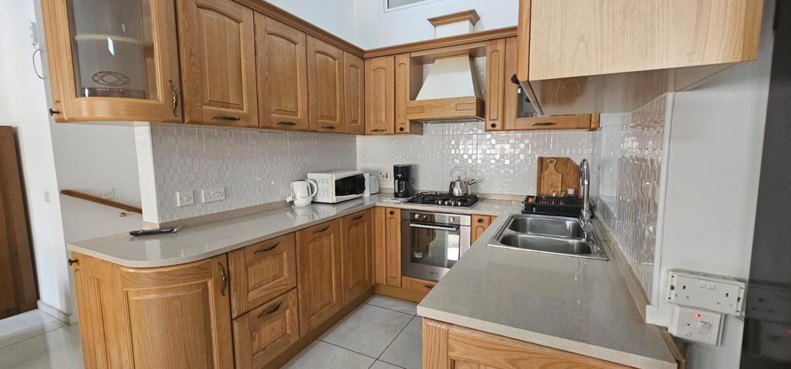 3 Floors Villa On Promenade 4 Bedrooms 3 Bathrooms Слима Екстериор снимка