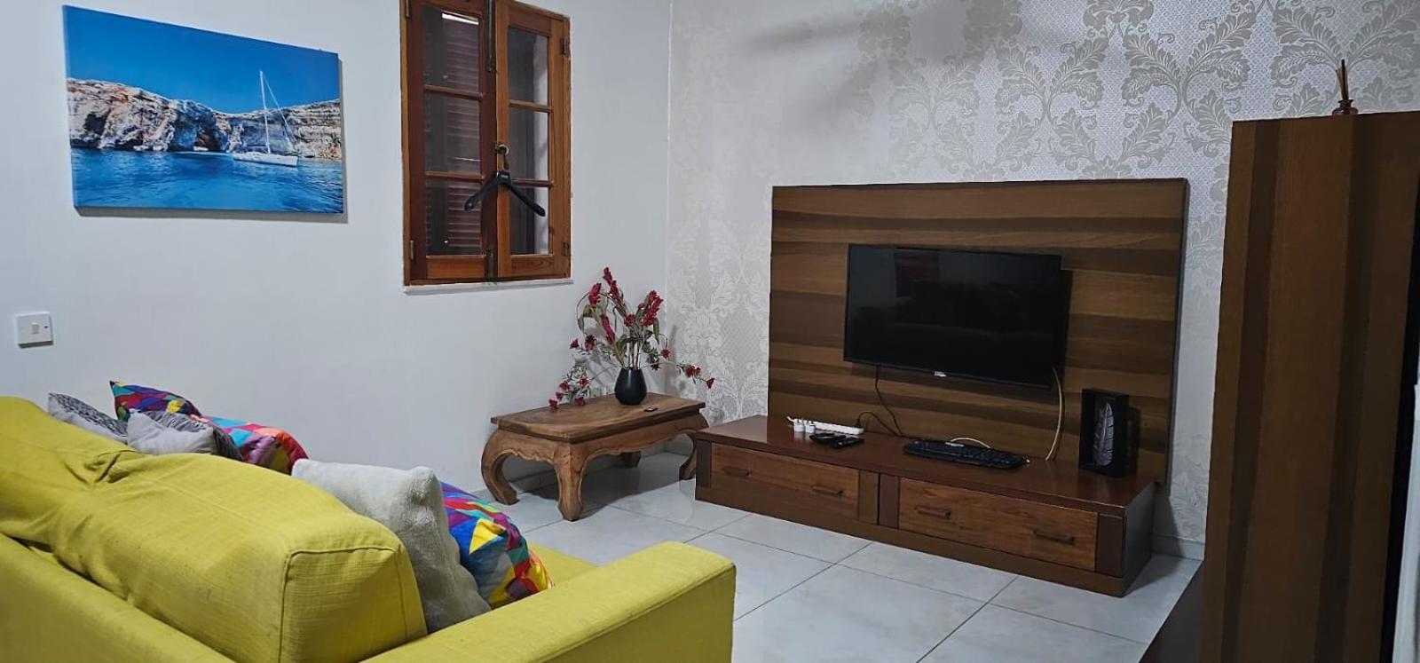 3 Floors Villa On Promenade 4 Bedrooms 3 Bathrooms Слима Екстериор снимка